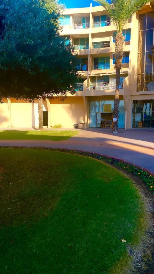 יולי גולף Apartment Caesarea