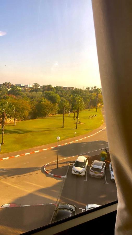 יולי גולף Apartment Caesarea